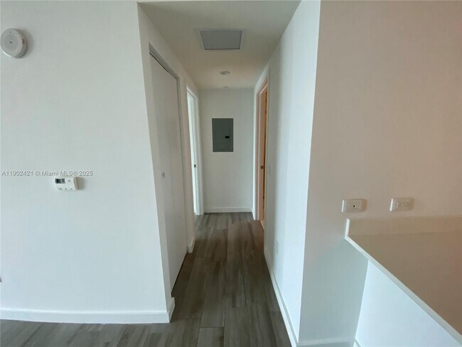 Building Photo - 1100 S Miami Ave