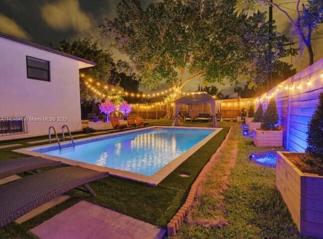 Foto del edificio - 1220 NE 200th St