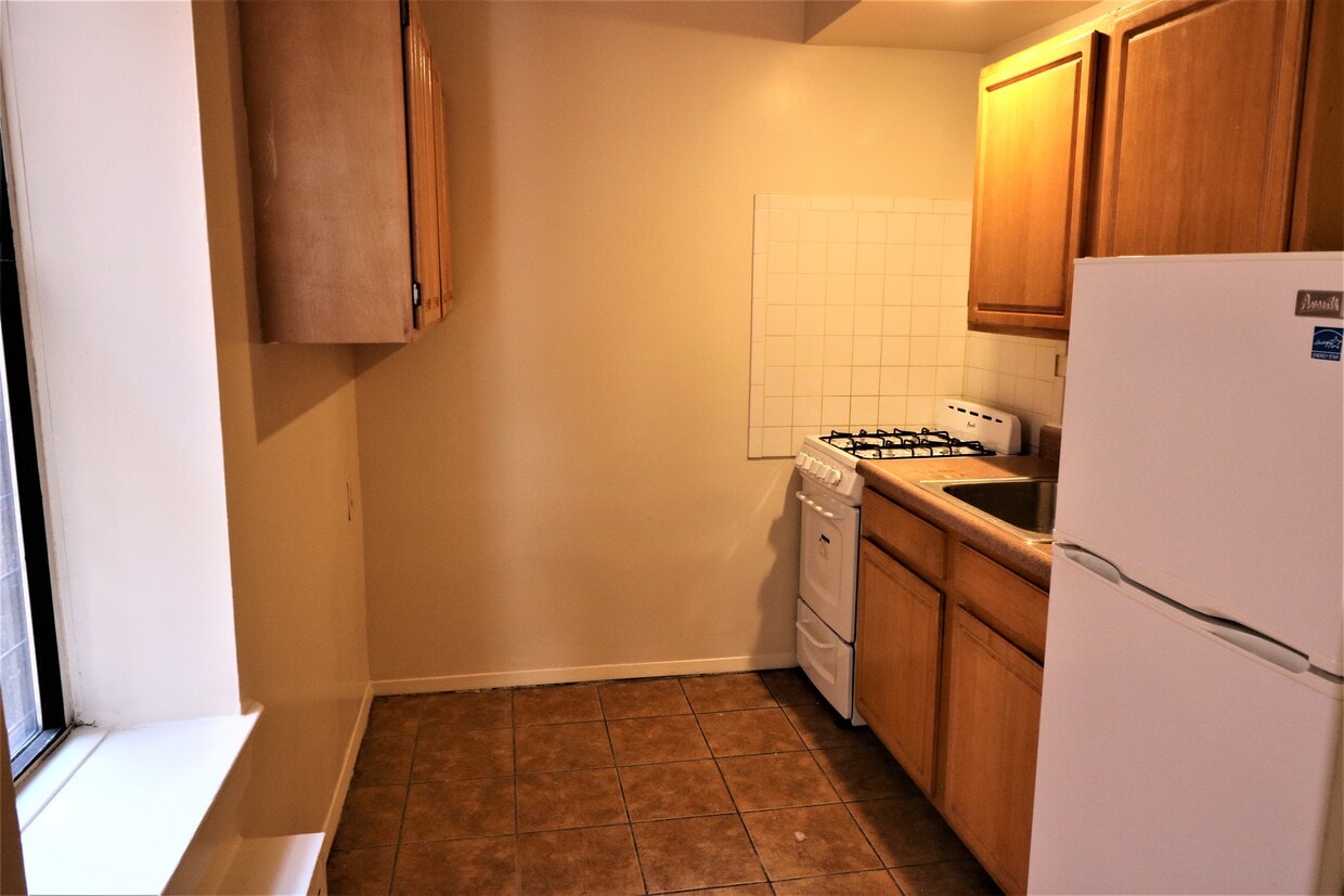 Primary Photo - 2719 Sedgwick Ave