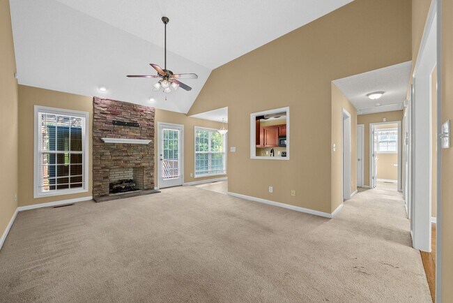 Building Photo - 4 Bedroom Pet Friendly Home For Rent With ...