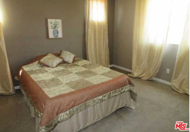 Foto del edificio - 9644 Pine Orchard St