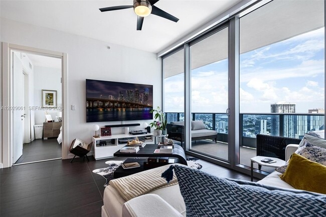 Building Photo - 200 Biscayne Blvd Way