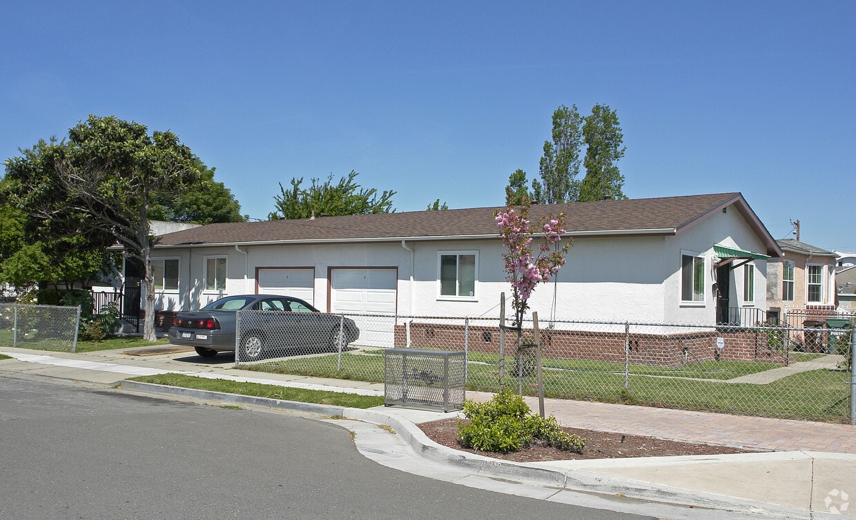 Primary Photo - 1307 Filbert St