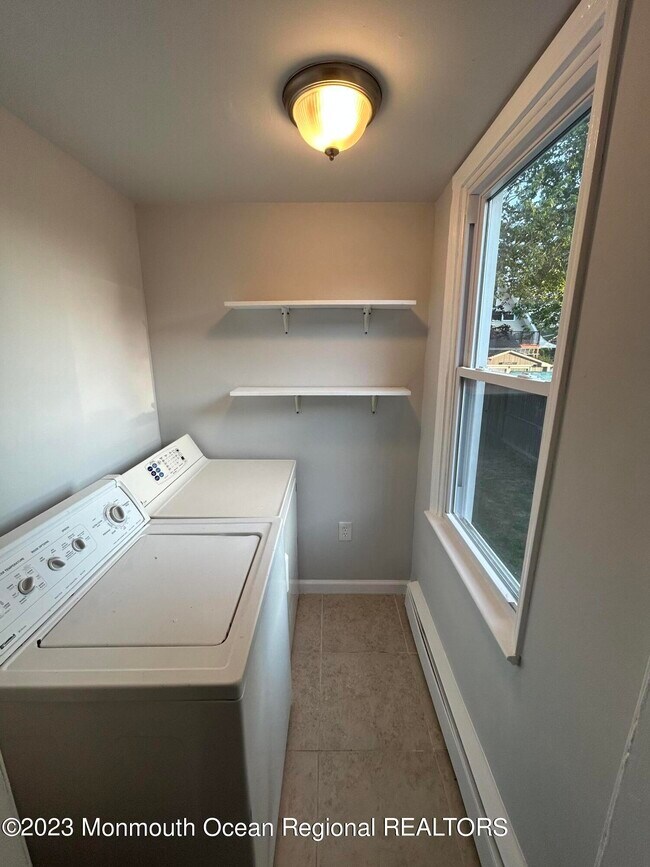 Building Photo - 56 Highland Ave