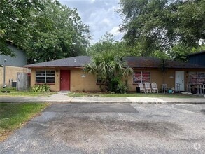 Building Photo - 2622 SW 31st Pl
