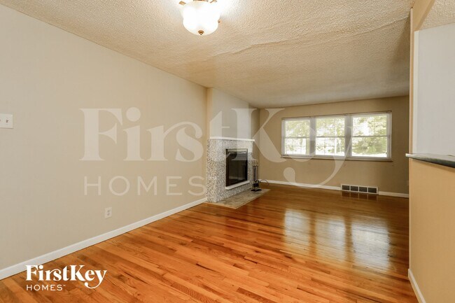 Building Photo - 13420 Old Jamestown Rd