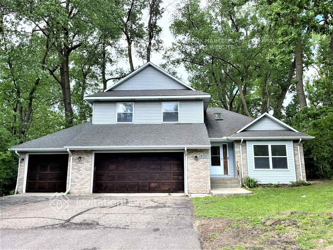 Foto principal - 400 Cimarron Rd