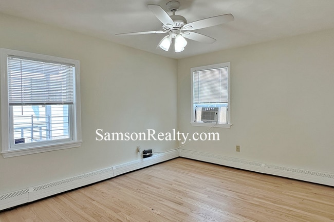 Building Photo - 204 Angell St