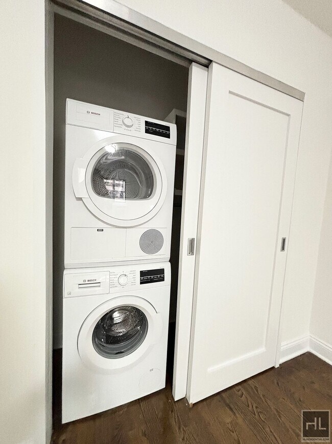 Building Photo - EAST 57 STREET