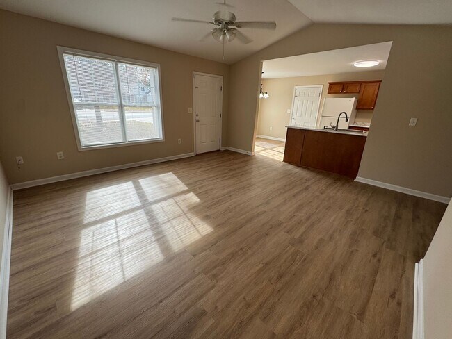 Building Photo - 17/19 Brookstone Drive