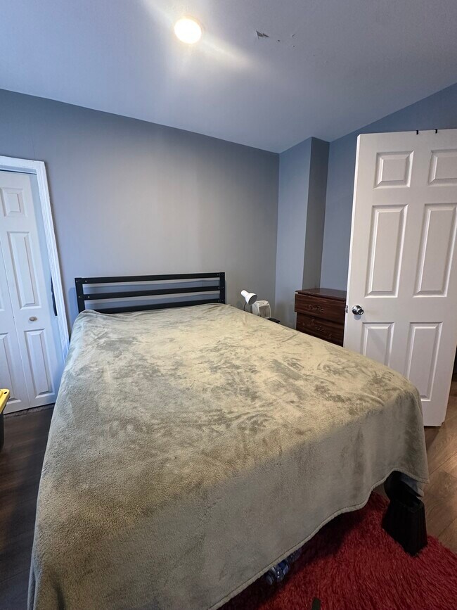 Foto del edificio - 5119 E St SE