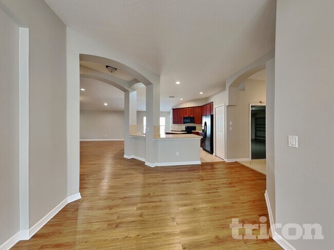 Building Photo - 449 Oak Landing Boulevard Mulberry FL