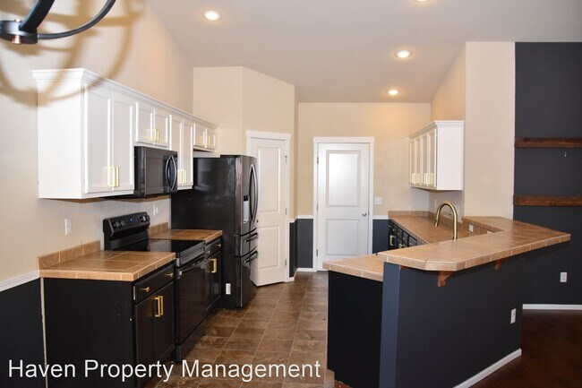 Building Photo - 3 br, 2 bath House - 4521 201st St E