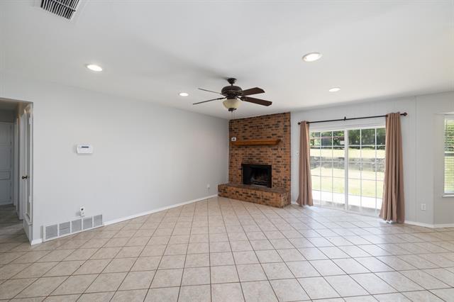 Foto del edificio - 308 Clearwood Dr