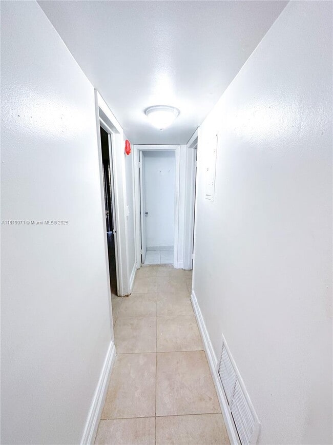 Building Photo - 12275 NE 19th Ave