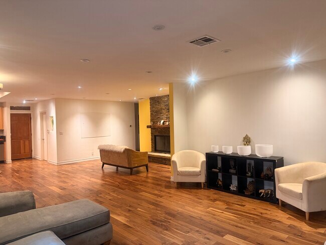 Foto del edificio - 22453 Clarendon St