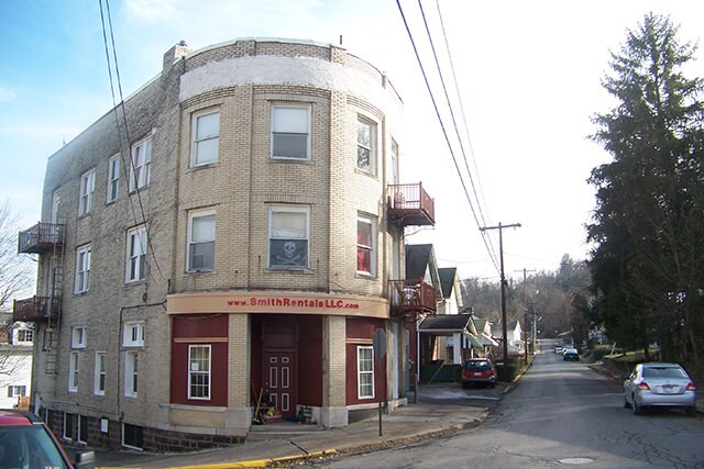 Primary Photo - 460 Wilson Ave