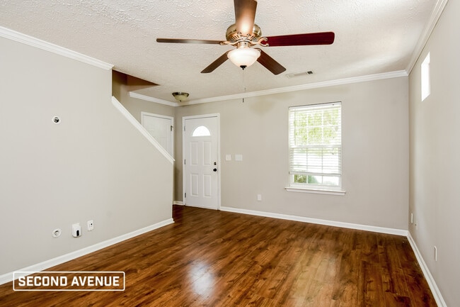 Building Photo - 208 Ilex Dr