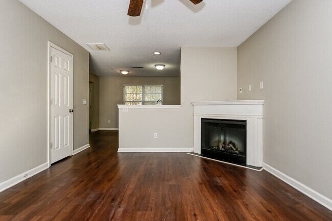 Foto del edificio - 128 Lossie Ln