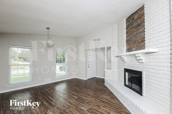 Building Photo - 4201 Yellowleaf Dr