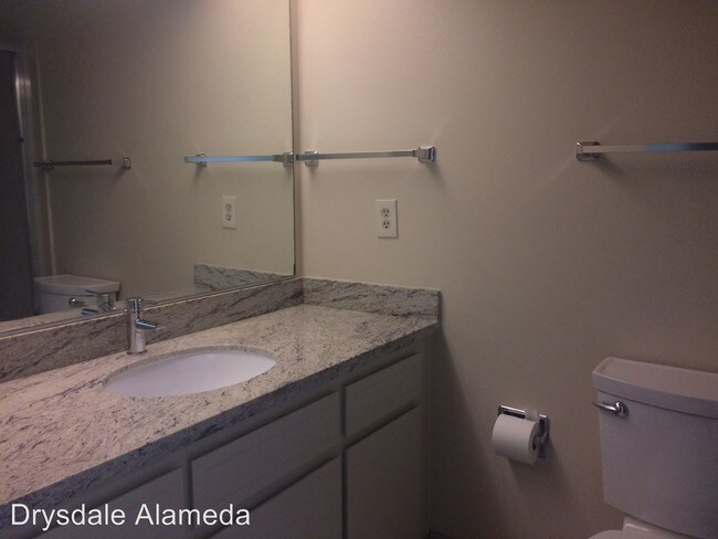 Building Photo - 3151 Bali Ln