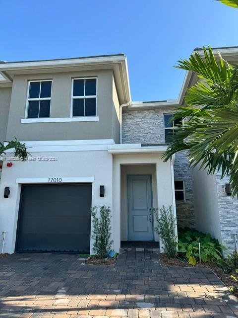 Foto principal - 17010 SW 1st St