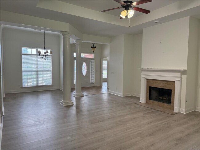 Building Photo - 9832 Helmsley Cir