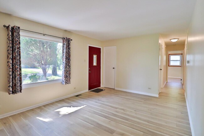 Building Photo - 22209 Willow Tree Ave