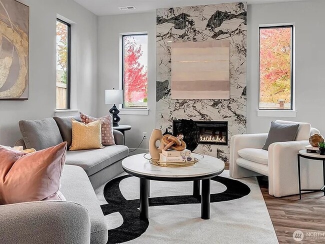 Great room - 4001 215th St SE