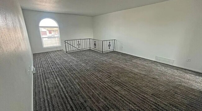 Foto del edificio - 832 S Waterleaf Pl