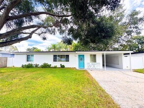 Building Photo - 9616 Pineridge Ave
