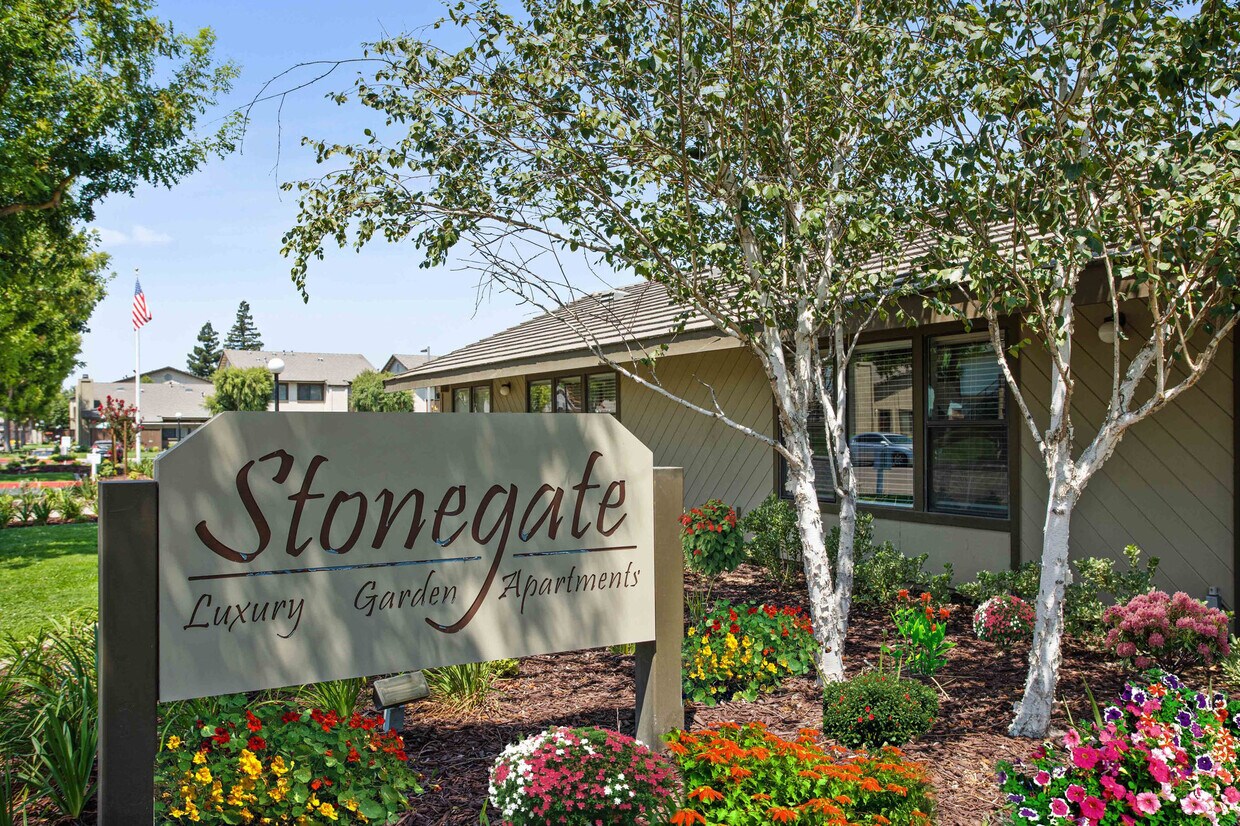 Stonegate Apartments Apartments 1451 W Center St Manteca, CA