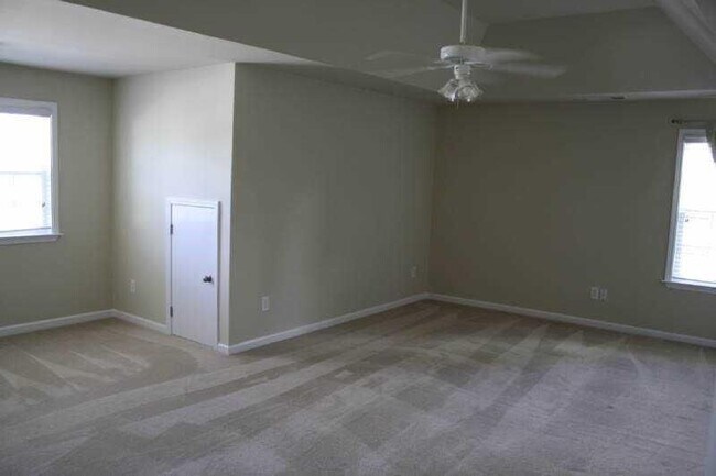 Foto del edificio - 252 Rutlidge Park Ln