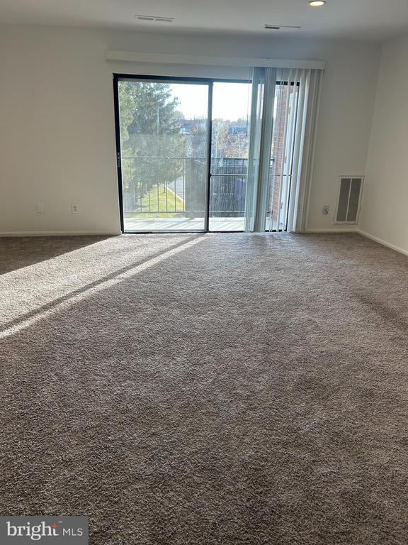 Building Photo - 804 Quince Orchard Blvd