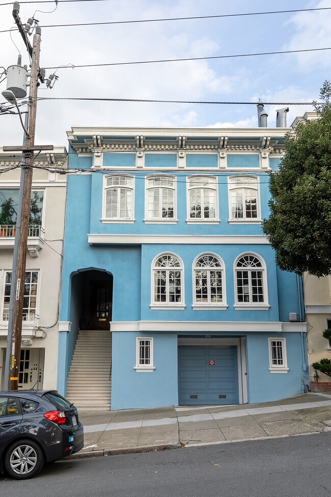 Building Photo - 2828 Lyon St
