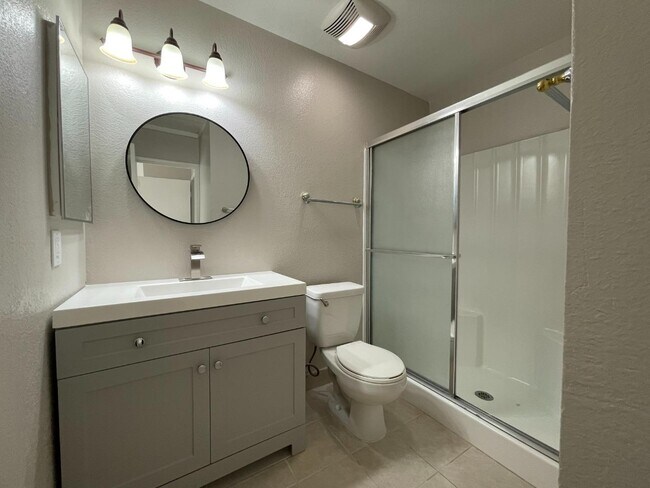 Foto del edificio - 309 Cravens Ct