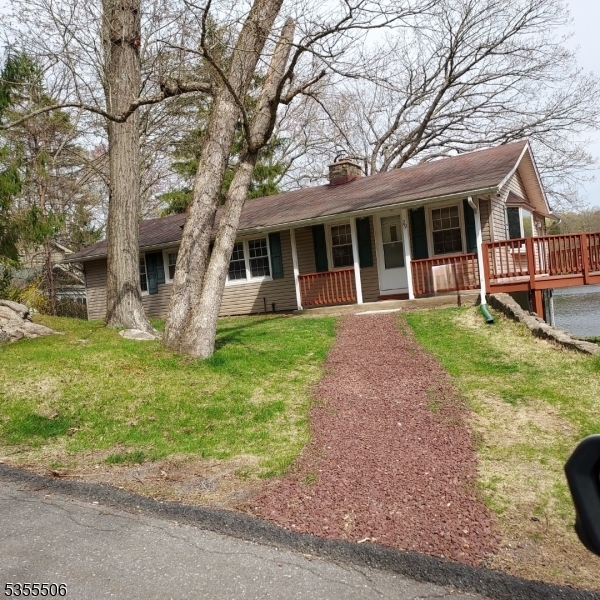 Primary Photo - 29 Lake Shore Rd E