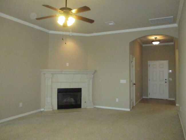 Building Photo - 5921 SE 78th St