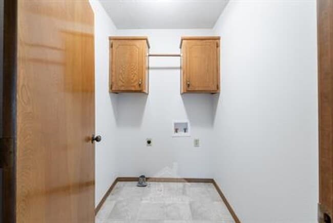 Building Photo - COMING SOON! 2 Bedroom, 2 Bathroom Duplex in SW Springfield