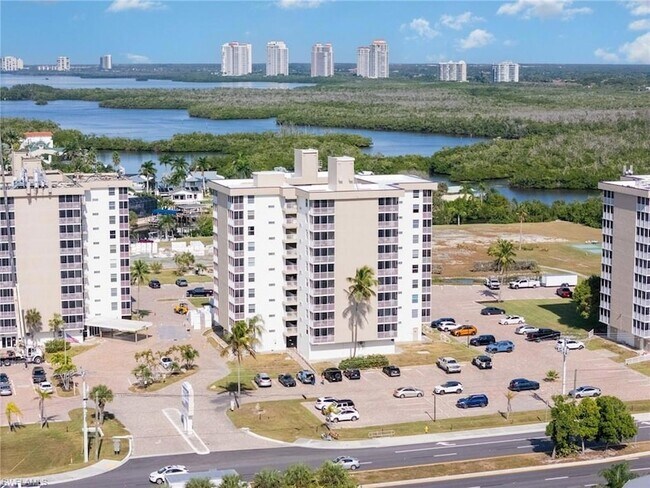 Foto del edificio - 5600 Bonita Beach Rd SW
