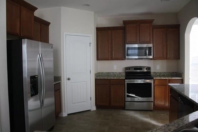 Foto del edificio - 2407 Magnolia Tree Ln