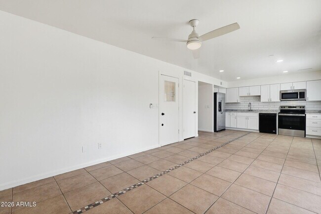 Building Photo - 3427 E Helena Dr