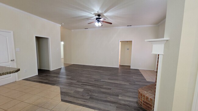 Building Photo - Spacious 4/2/2 - Cooper School District