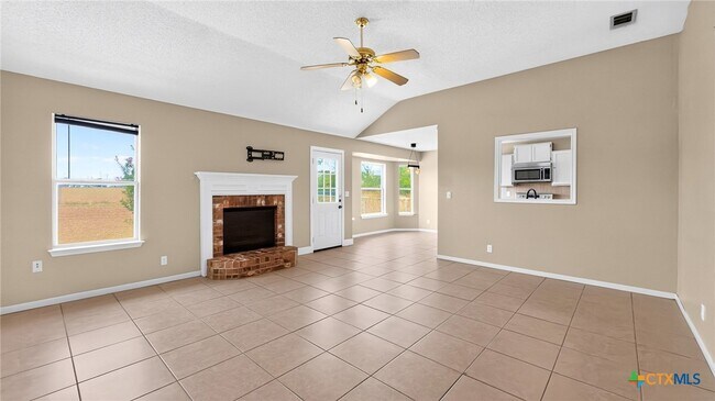 Building Photo - 3507 Christie Dr