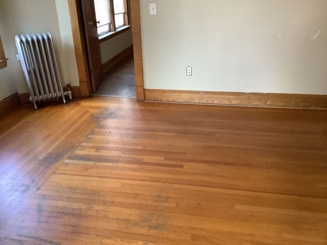 Building Photo - Beautifully maintained two-family house