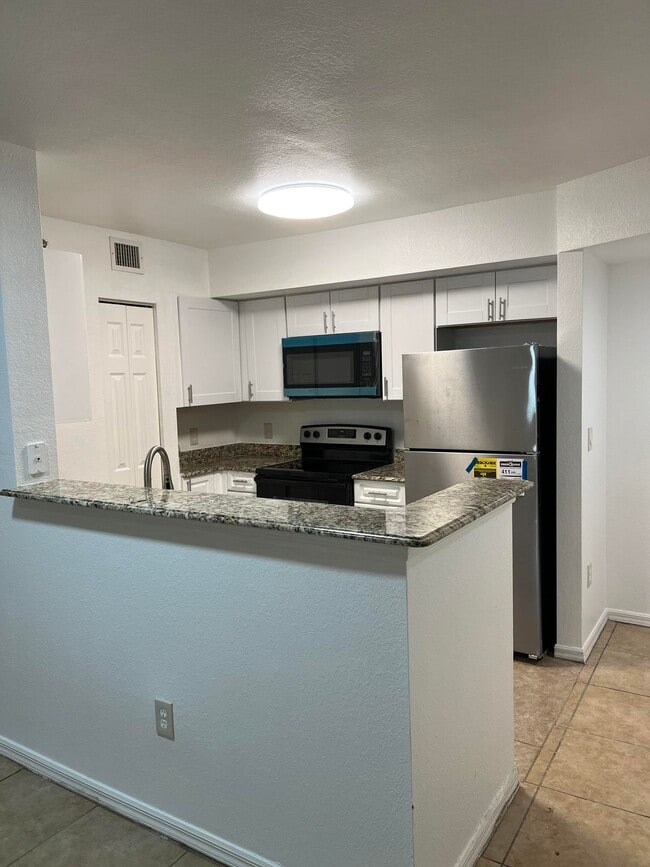 Building Photo - 6769 Heritage Grande