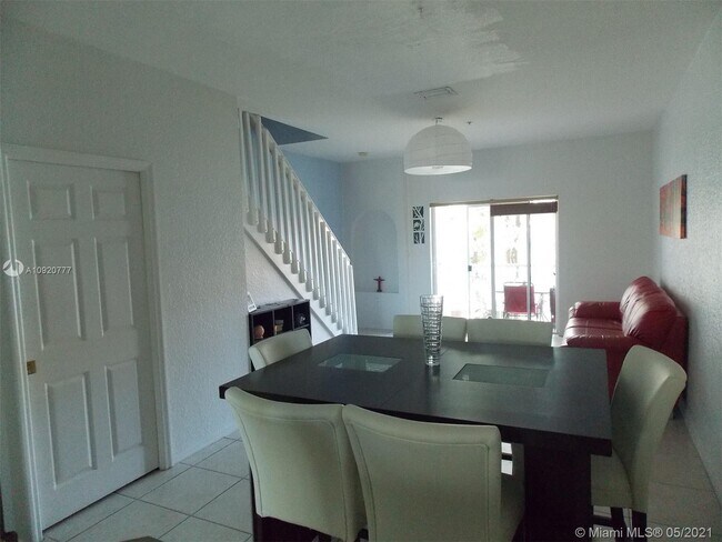 Foto del edificio - 5620 NW 114th Path