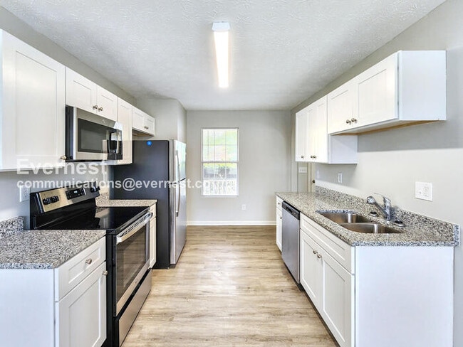 Foto del edificio - 707 Cloverdale Dr