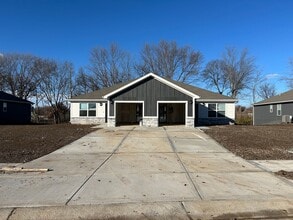 Building Photo - 620-622 Fall Meadow Ln