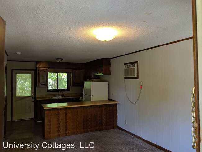 Building Photo - 804 Creekside Dr